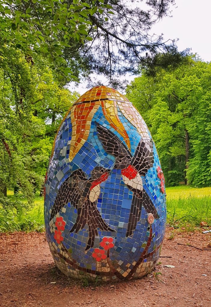 Vajíčko v zámecké zahradě, Hluboká nad Vltavou
