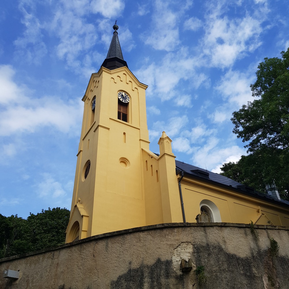 Kostel sv. Jiří, Luková - známý též jako strašidelný kostel